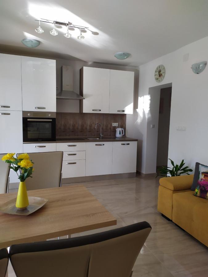 Apartmani Mira Nin Εξωτερικό φωτογραφία