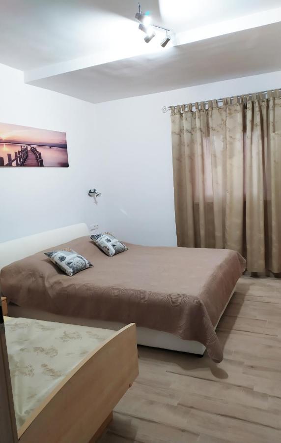 Apartmani Mira Nin Εξωτερικό φωτογραφία