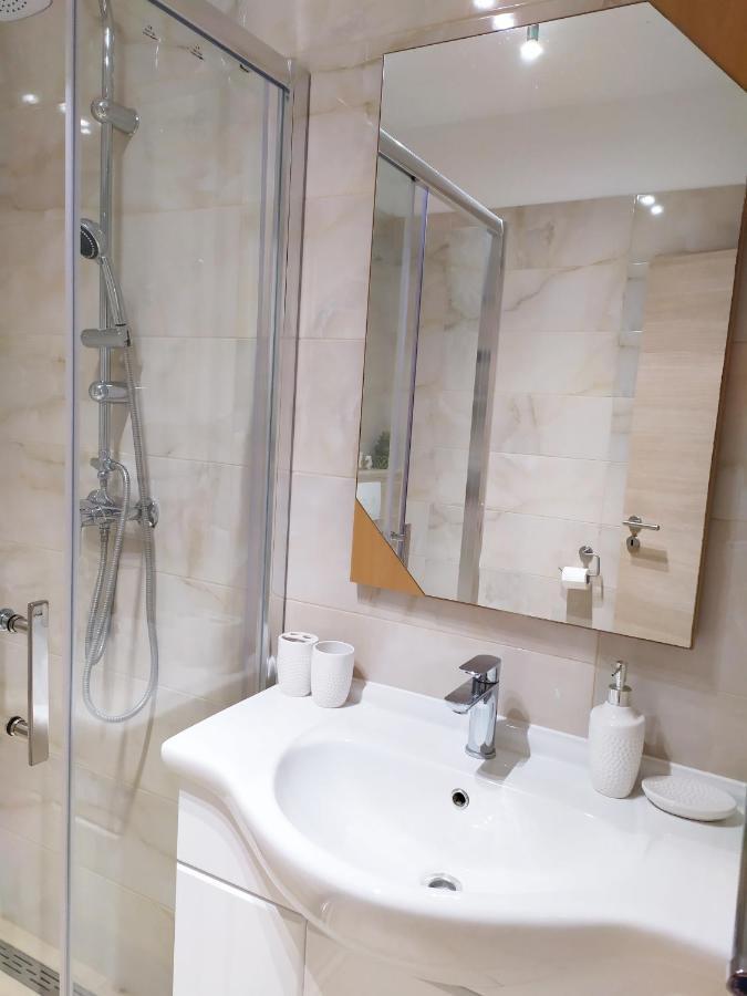 Apartmani Mira Nin Εξωτερικό φωτογραφία