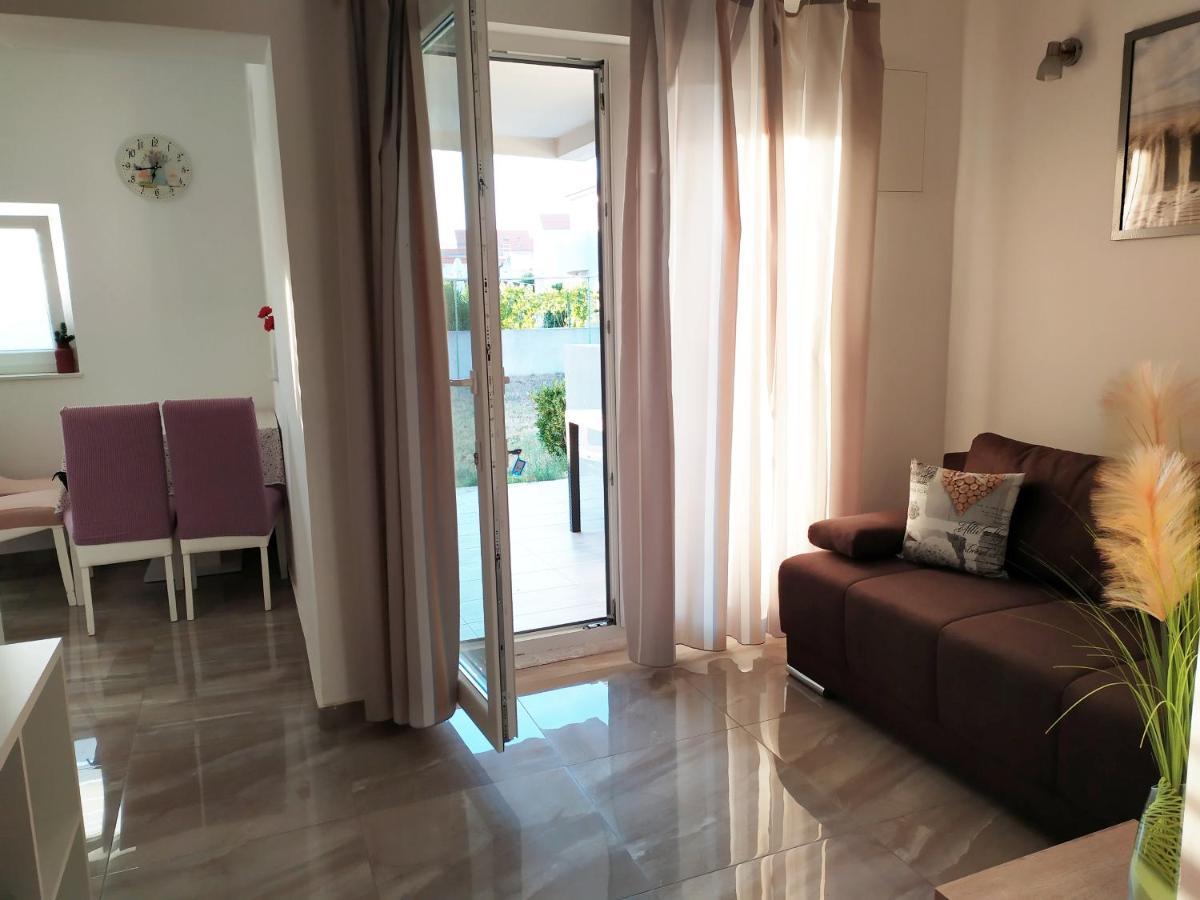 Apartmani Mira Nin Εξωτερικό φωτογραφία