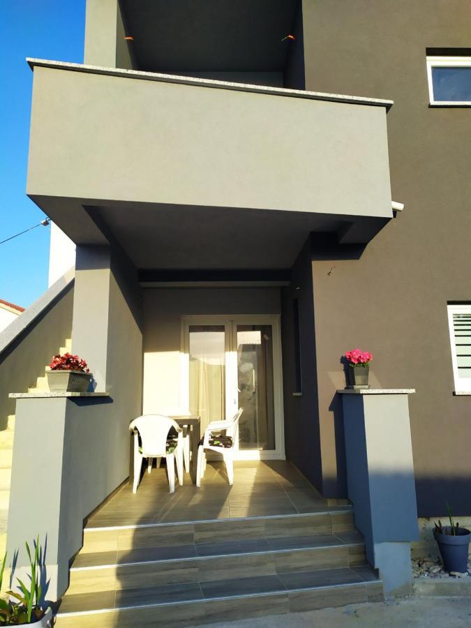 Apartmani Mira Nin Εξωτερικό φωτογραφία