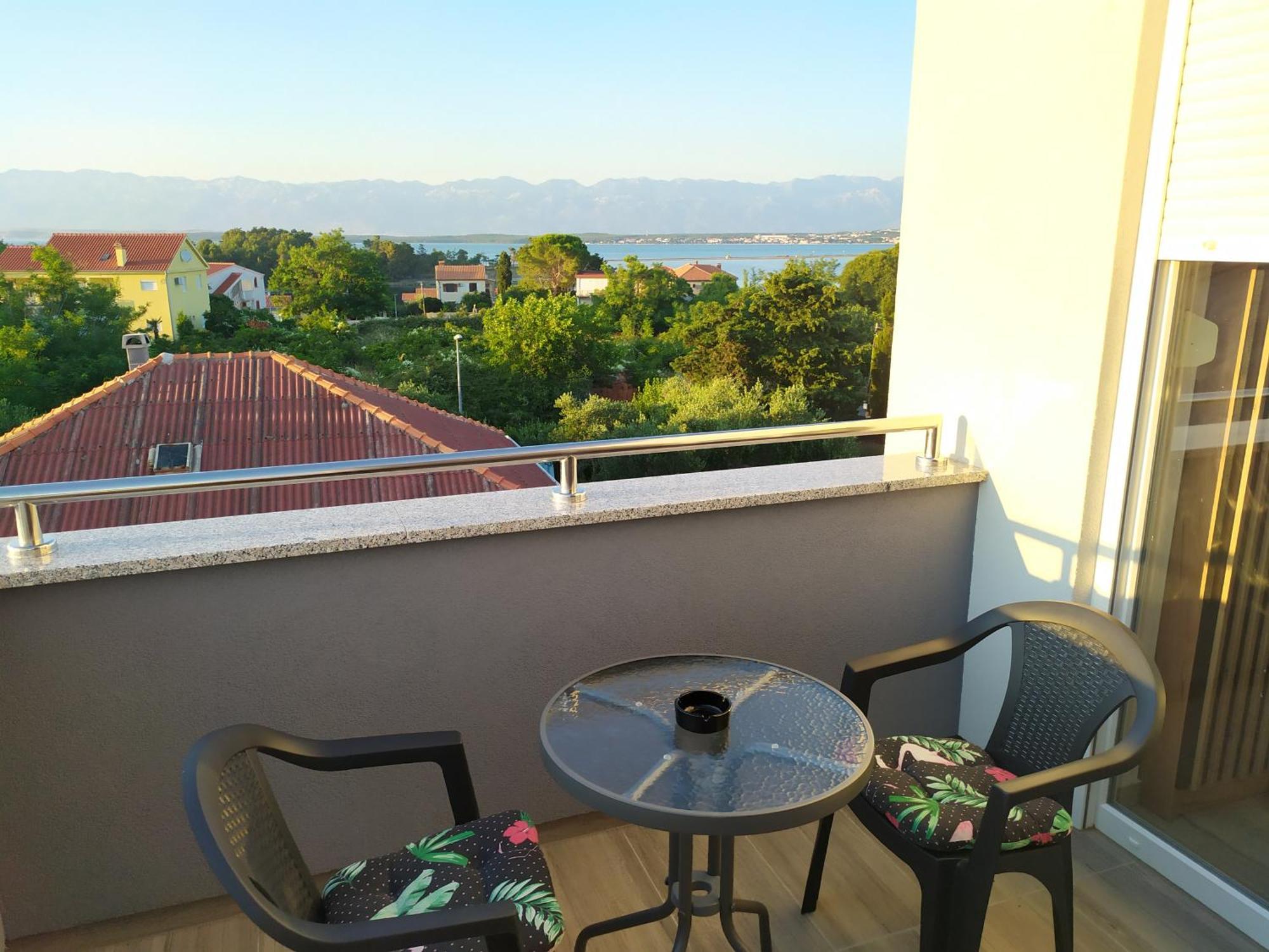 Apartmani Mira Nin Εξωτερικό φωτογραφία
